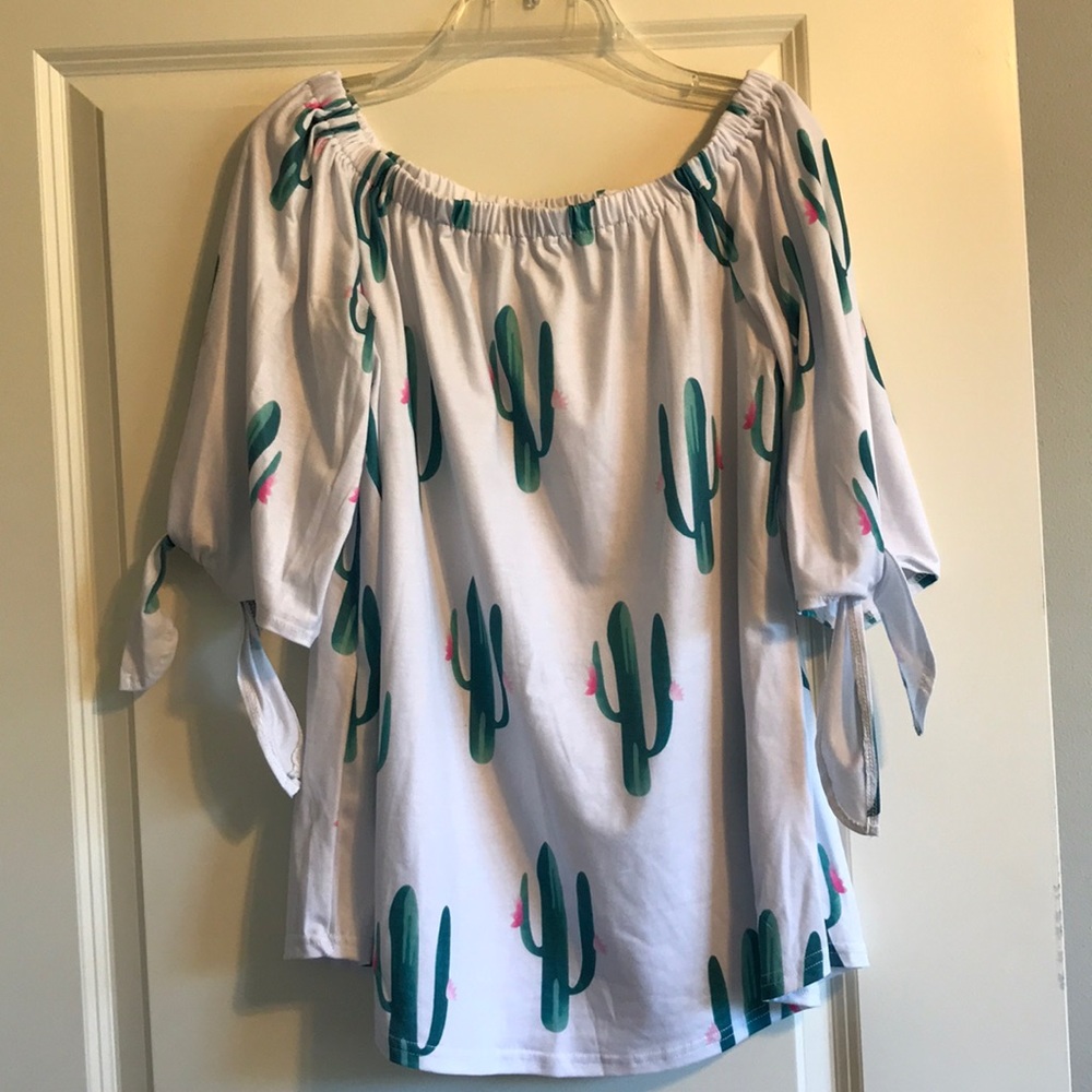 Women’s Medium Off-the-shoulder boutique blouse